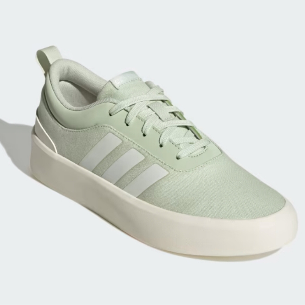 ADIDAS futurevulc Lifestyle Modern Skateboarding Shoes NEW